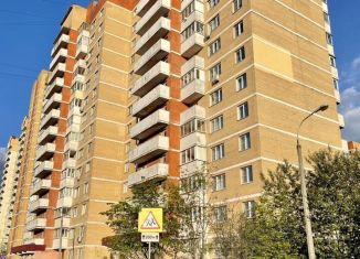 Продам 3-комнатную квартиру, 65 м2, рабочий посёлок Нахабино, Школьная улица, 11