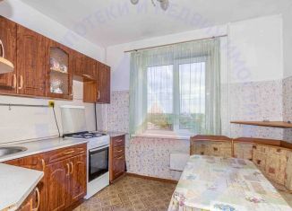 Продаю 2-ком. квартиру, 49 м2, Курганская область, Чернореченская улица, 63