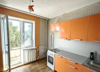 Продам 4-комнатную квартиру, 79.9 м2, Псковская область, Школьная улица, 2