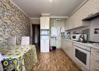 Аренда 2-ком. квартиры, 58 м2, Крымск, Революционная улица, 104