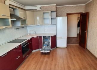 Сдам в аренду 2-комнатную квартиру, 60 м2, Екатеринбург, Рощинская улица, 41, ЖК Тихий Берег-2