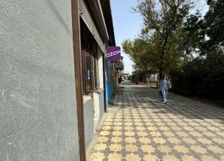 Продаю торговую площадь, 110 м2, Махачкала, Ленинский район, проспект Имама Шамиля, 69