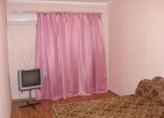 Сдам в аренду 2-ком. квартиру, 39 м2, Феодосия, улица Федько, 32