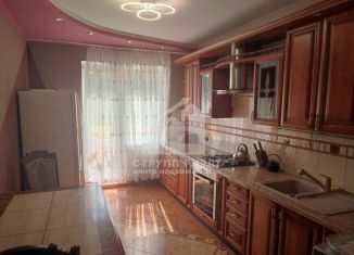 Продам трехкомнатную квартиру, 97 м2, Калининград, Ленинградский район, улица Аксакова, 104