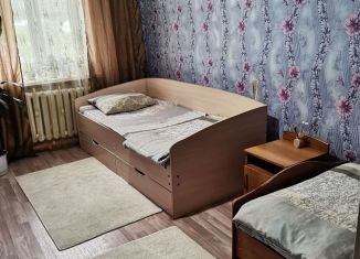 Сдается в аренду 3-ком. квартира, 50 м2, Алатырь, Ярославская улица, 135