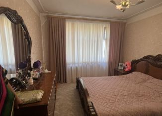 Продам трехкомнатную квартиру, 70 м2, Черкесск, Октябрьская улица, 46