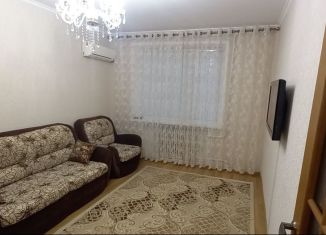 Сдаю в аренду 1-ком. квартиру, 35 м2, Каспийск, улица Хизроева, 12