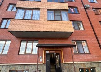 Продаю 2-комнатную квартиру, 64 м2, Владикавказ, улица Курсантов-Кировцев, 29к5