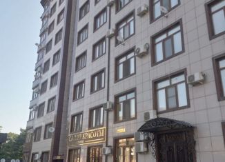 Сдается трехкомнатная квартира, 108 м2, Хасавюрт, улица Маяковского, 43Б