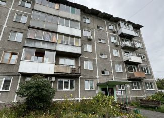 Сдается в аренду 3-ком. квартира, 60 м2, Новокузнецк, улица Тольятти, 28