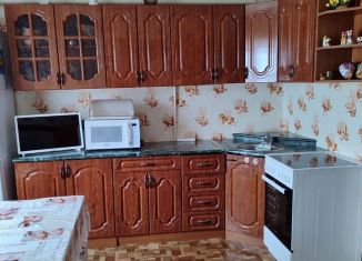 Продам трехкомнатную квартиру, 72 м2, село Дмитриевка, Советская улица, 11