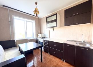 Продам трехкомнатную квартиру, 60 м2, Курган, 2-й микрорайон, 12