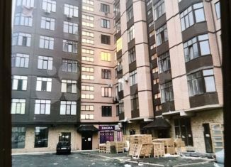 Продаю 2-комнатную квартиру, 70 м2, Хасавюрт, улица Щорса, 33