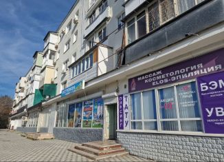 Продаю 2-ком. квартиру, 41.6 м2, Севастополь, проспект Октябрьской Революции, 57