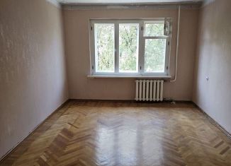 Продам трехкомнатную квартиру, 69 м2, Владикавказ, улица Астана Кесаева, 13, 7-й микрорайон