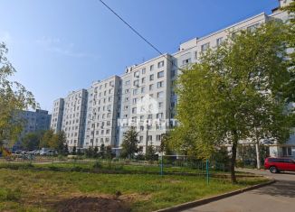 Сдаю 1-ком. квартиру, 33 м2, Казань, улица Адоратского, 27Б