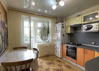 Продается 2-ком. квартира, 55 м2, Республика Башкортостан, улица Новосёлов, 10