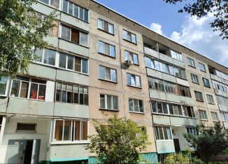 Продаю 2-ком. квартиру, 53.8 м2, Чебоксары, проспект Ивана Яковлева, 10к2