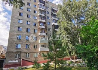 Продается трехкомнатная квартира, 59.5 м2, Новосибирск, улица Бориса Богаткова, 252, метро Маршала Покрышкина