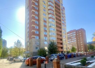 Сдаю в аренду 3-комнатную квартиру, 110 м2, Уфа, Революционная улица, 111/2