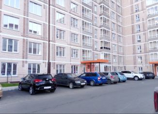 Продается трехкомнатная квартира, 91 м2, Абакан, улица Бограда, 160