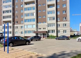 Продам трехкомнатную квартиру, 56.8 м2, Вологда, Молодёжная улица, 31к2