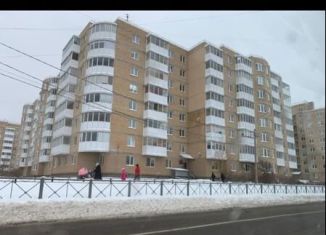 Сдаю 2-ком. квартиру, 60 м2, Красное Село, Красногородская улица, 13к1