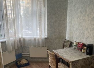 Продаю 2-ком. квартиру, 54 м2, Москва, улица Дмитриевского, 11, метро Лухмановская