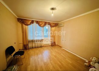 Продам 3-ком. квартиру, 119 м2, Астрахань, улица Адмирала Макарова, 5