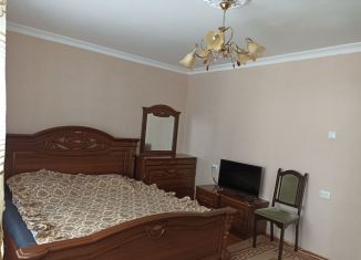 Сдаю в аренду 1-ком. квартиру, 30 м2, Дагестан, проспект Агасиева, 10А