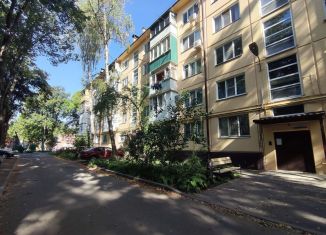 Сдам в аренду 1-комнатную квартиру, 30 м2, Армавир