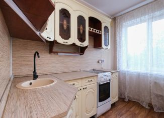 Сдается трехкомнатная квартира, 60 м2, Новосибирск, улица Федосеева, 36