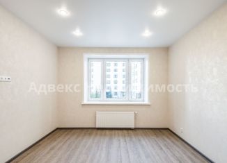 Продается двухкомнатная квартира, 71.1 м2, Тюменская область, улица Республики, 204к10