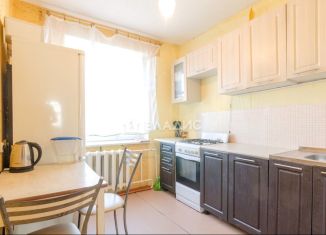 Продам 2-ком. квартиру, 48 м2, село Молочное, улица Мира, 7Б