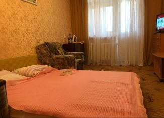 Сдаю 2-комнатную квартиру, 56 м2, Евпатория, проспект Ленина