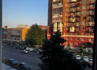 Продаю трехкомнатную квартиру, 67 м2, Владикавказ, улица Генерала Плиева, 18