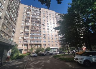 Продам 3-комнатную квартиру, 73 м2, Москва, Веерная улица, 1к2