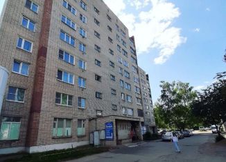 Продам 2-ком. квартиру, 48.5 м2, Великие Луки, Вокзальная улица, 23