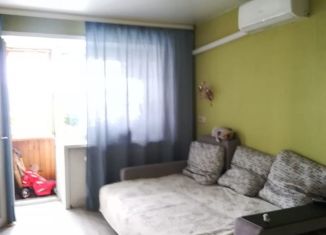 Продам 2-ком. квартиру, 43 м2, Кемерово, улица 9 Января, 8