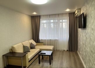 Сдается в аренду 2-ком. квартира, 60 м2, Липецк, улица М. Горького, 11/2