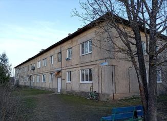 Продаю 2-ком. квартиру, 47.2 м2, поселок городского типа Орша, Школьная улица, 22