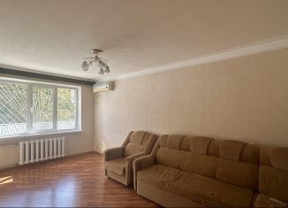 3-ком. квартира в аренду, 70 м2, Армавир, улица Ефремова, 230