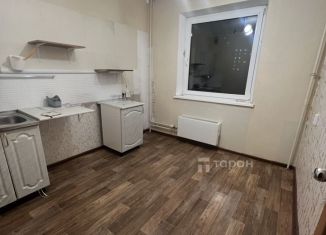 Сдаю 2-ком. квартиру, 57 м2, Челябинск, улица Трашутина, 29