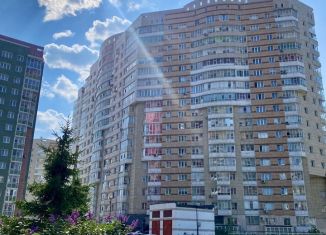 Продам 2-комнатную квартиру, 58 м2, Красноярск, Советский район, улица Батурина, 30к4