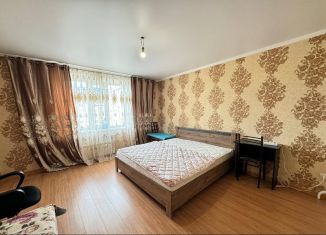 Продается трехкомнатная квартира, 100 м2, Каспийск, улица Ленина, 61