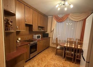 Сдается трехкомнатная квартира, 95 м2, Кемерово, проспект Ленина, 160, Ленинский район