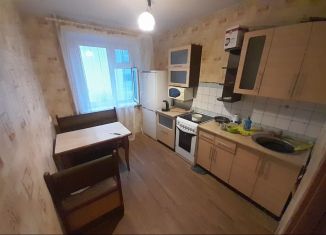 Сдается 3-ком. квартира, 80 м2, Тюмень, улица Мельникайте, 128