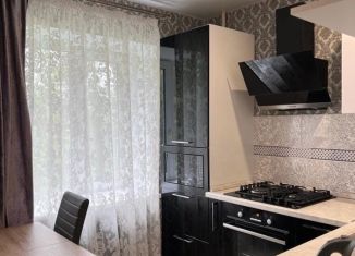 Сдаю в аренду 2-ком. квартиру, 44 м2, Екатеринбург, улица Щорса, 27