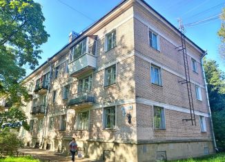 Продажа 2-комнатной квартиры, 49.2 м2, Петергоф, улица Аврова, 13