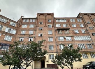 Продается 4-ком. квартира, 131.3 м2, Владикавказ, улица Алихана Гагкаева, 7